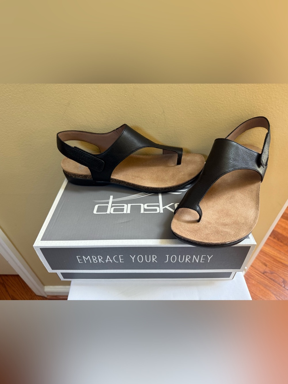 DANSKO Reece Leather Toe-Loop Sandal, Sz EU40/US9.5-10, NWT - Picture 3 of 8